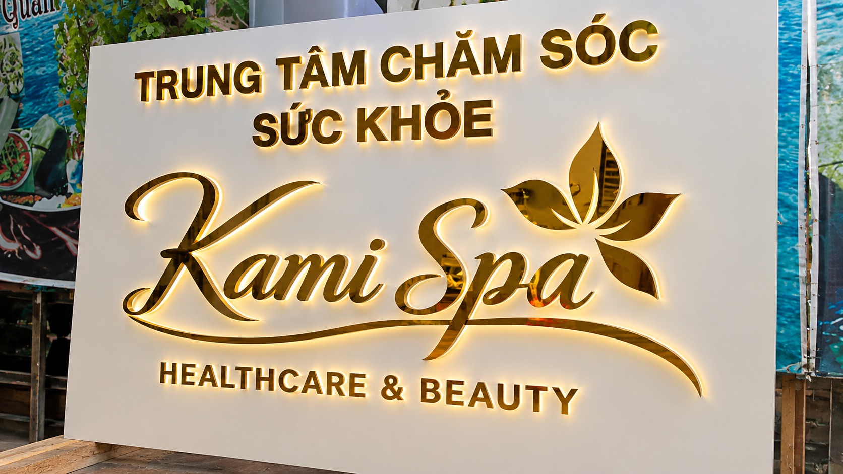Geta Tây Ninh thiết kế và thi công biển hiệu chữ nổi inox vàng gương đèn led hắt sáng Kami Spa Tây Ninh